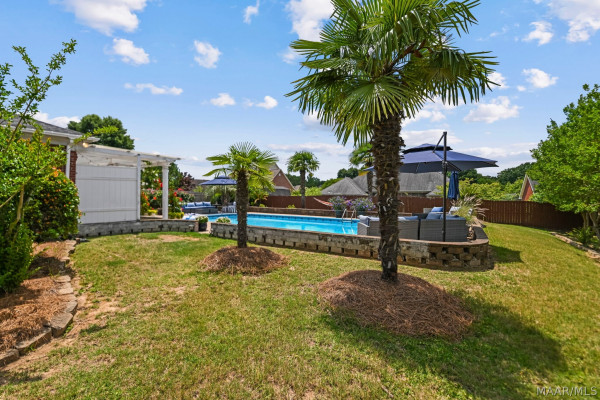 412 HOLLY BROOK Drive