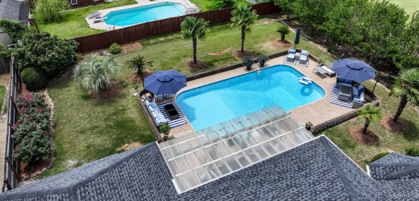412 HOLLY BROOK Drive