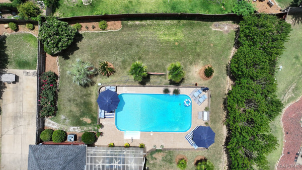 412 HOLLY BROOK Drive