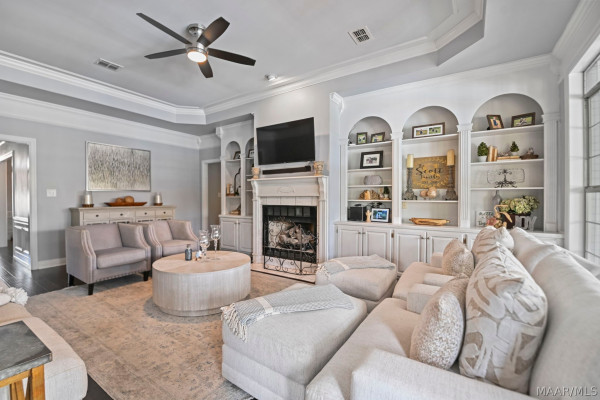 412 HOLLY BROOK Drive
