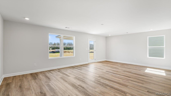 3325 Knotts Drive