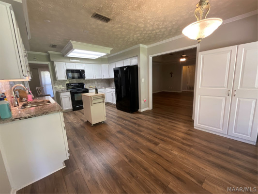 4160 JOHNSTOWN Drive