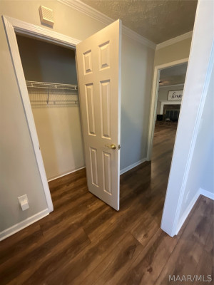 4160 JOHNSTOWN Drive
