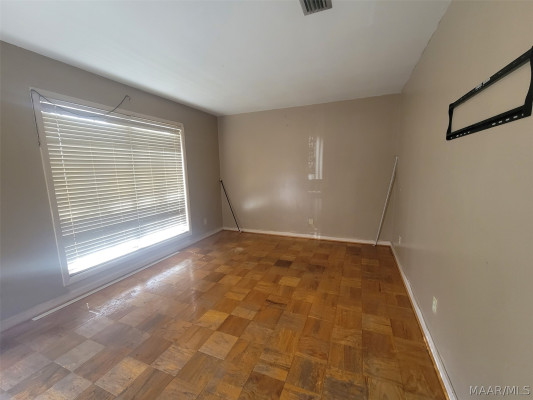 2556 Westwood Drive