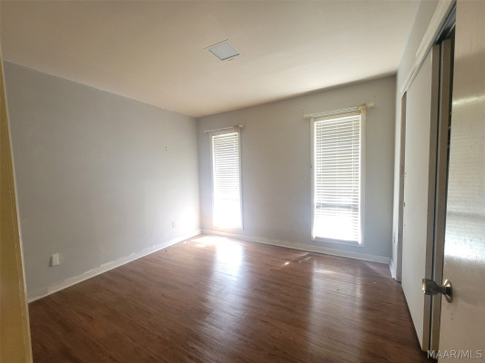 2556 Westwood Drive