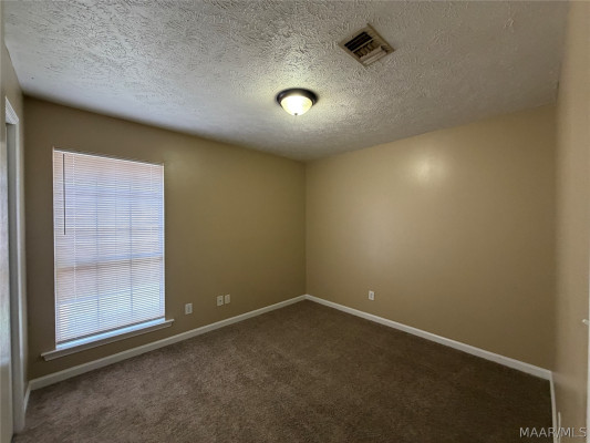 3420 HORSESHOE Circle