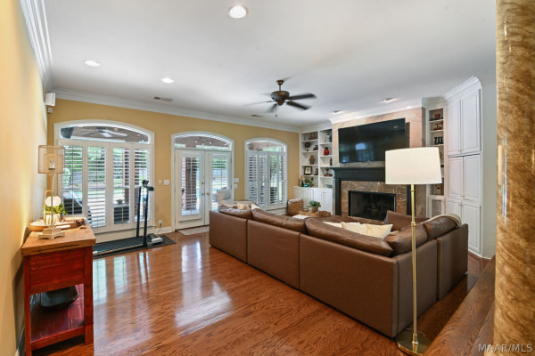 8421 TIMBER CREEK Drive