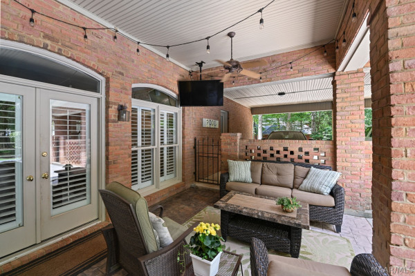 8421 TIMBER CREEK Drive