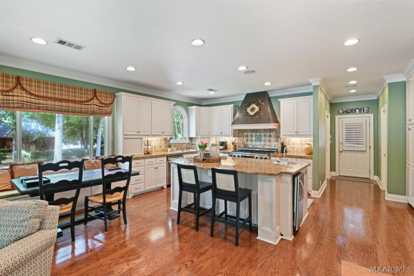 8421 TIMBER CREEK Drive