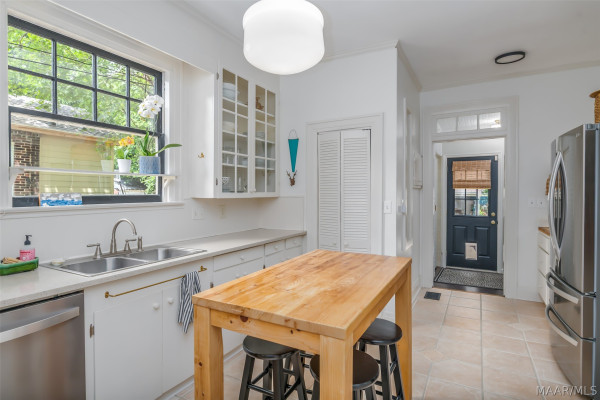 3339 Lexington Road