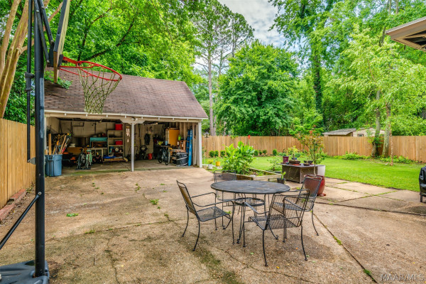 3339 Lexington Road