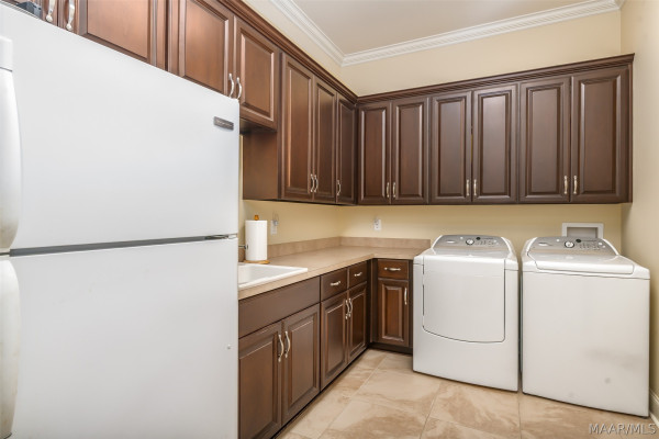 9600 Chobham Court