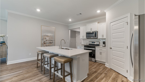 4812 Monarch Pass