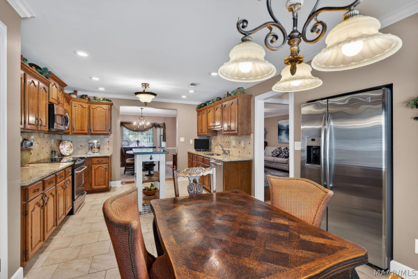336 Reid Circle
