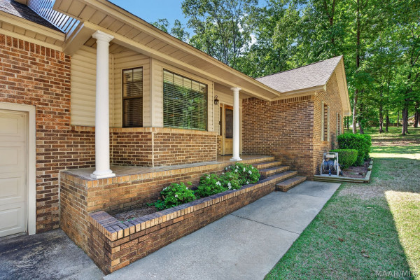 336 Reid Circle