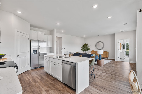 7338 Orange Blossom Way