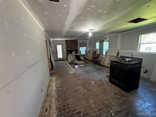 2222 Narrow Lane Road