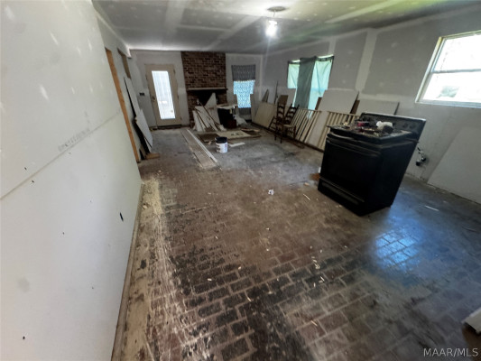 2222 Narrow Lane Road