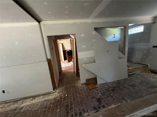 2222 Narrow Lane Road