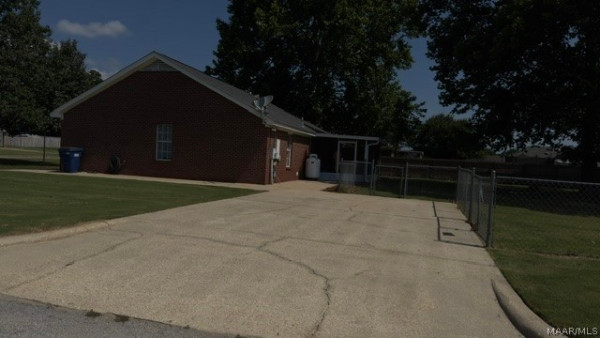 90 SCARLET OAK Drive