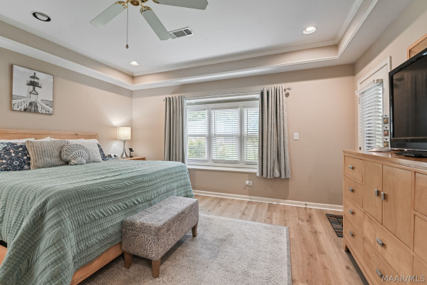 1722 Twelve Oaks Lane