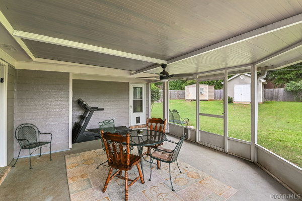1722 Twelve Oaks Lane