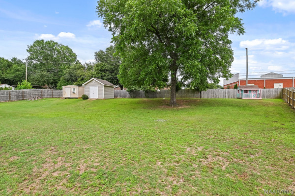 1722 Twelve Oaks Lane