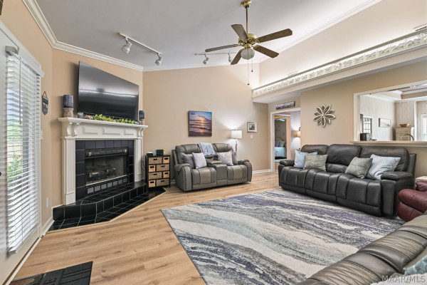 1722 Twelve Oaks Lane