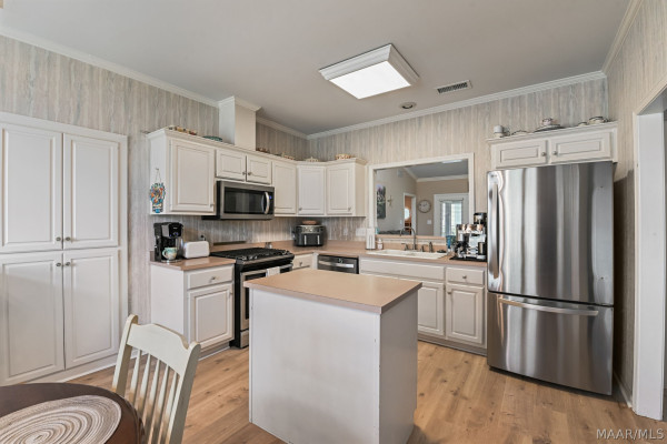 1722 Twelve Oaks Lane