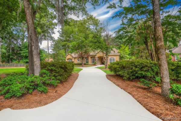 8213 Mossy Oak Drive