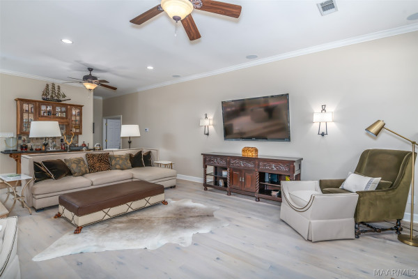 8213 Mossy Oak Drive