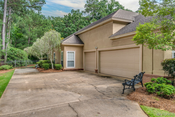 8213 Mossy Oak Drive