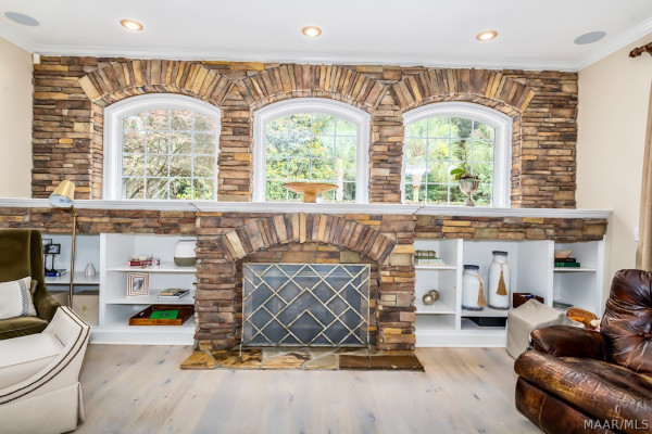 8213 Mossy Oak Drive