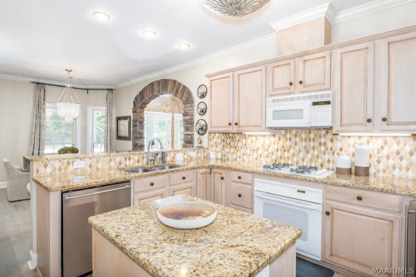 8213 Mossy Oak Drive