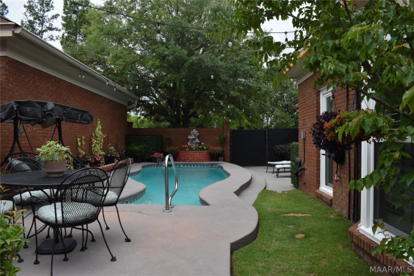 1640 Cairnbrook Drive