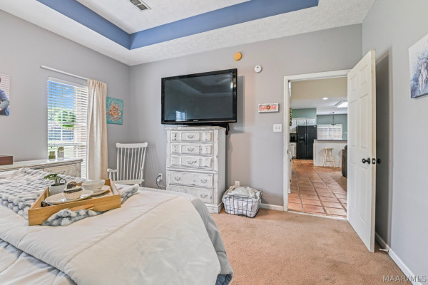 831 HEATHER Drive