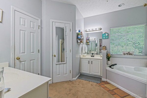 831 HEATHER Drive