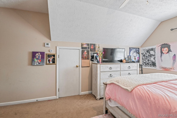 831 HEATHER Drive