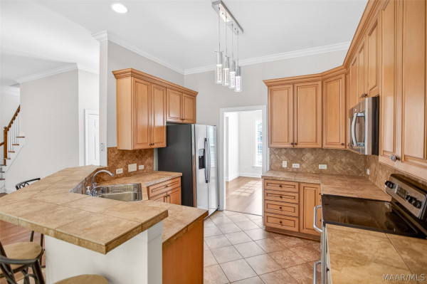 8713 MORNING Place