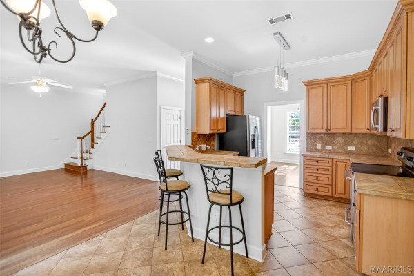 8713 MORNING Place
