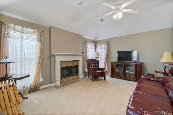 1249 AUTUMN Ridge