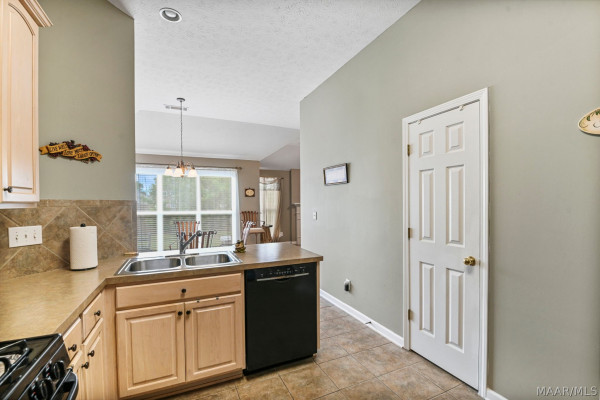1249 AUTUMN Ridge