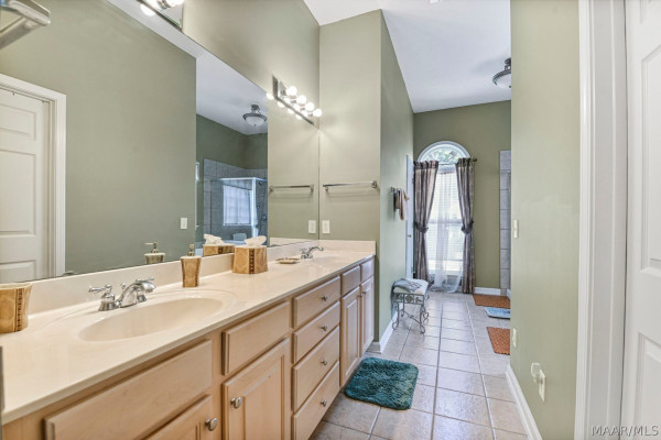 1249 AUTUMN Ridge