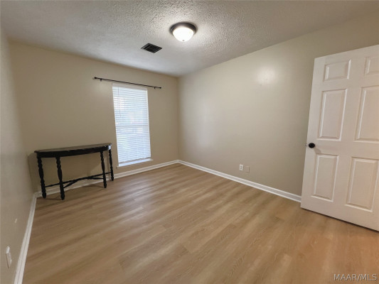 109 E Teri Court