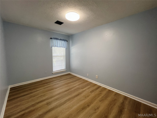 109 E Teri Court
