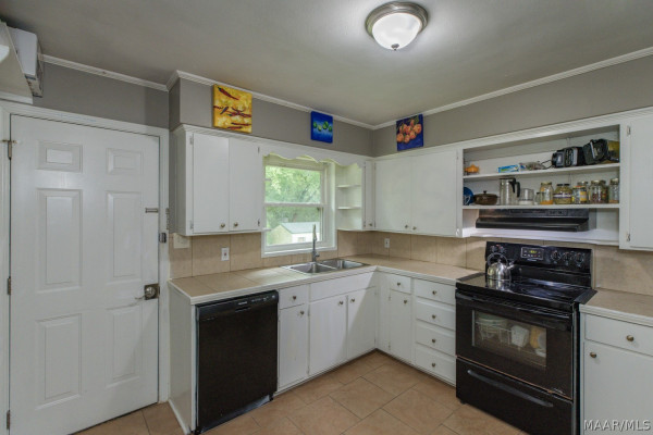 3637 WILLOW LANE Drive