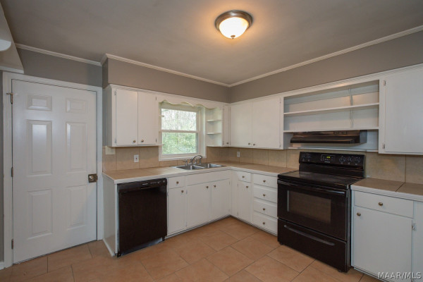 3637 WILLOW LANE Drive
