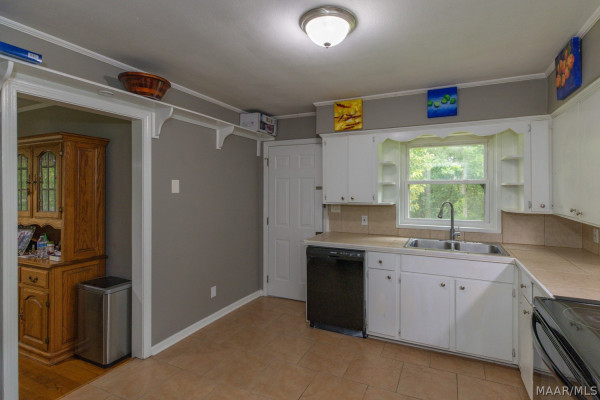 3637 WILLOW LANE Drive