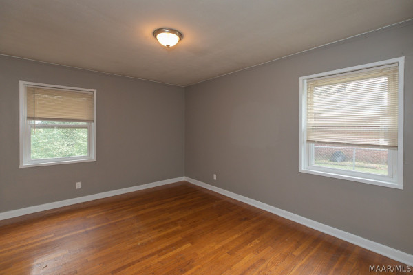 3637 WILLOW LANE Drive