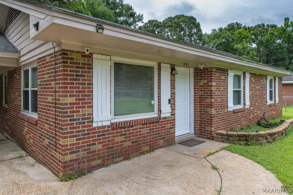3637 WILLOW LANE Drive